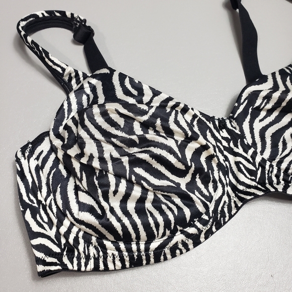 3/$15 Playtex black, white zebra print bra size 42DD - Picture 2 of 7